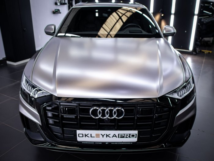 Ауди Ку 8 цветная оклейка в винил, цвет «Оружейная сталь»