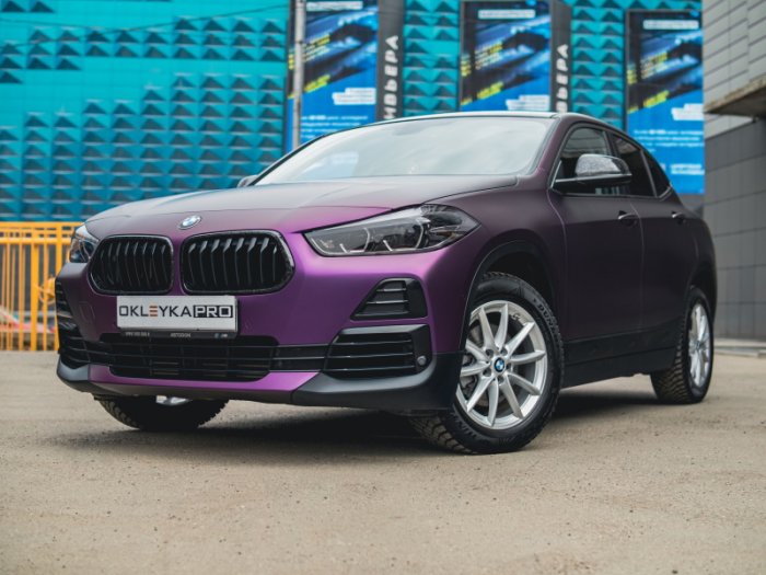 БМВ Икс 2 оклейка в Satin Midnight Purple «Полуночный фиолетовый» 