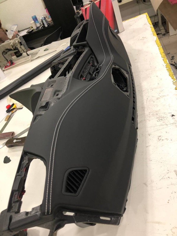 Перетяжка салона под стеклом