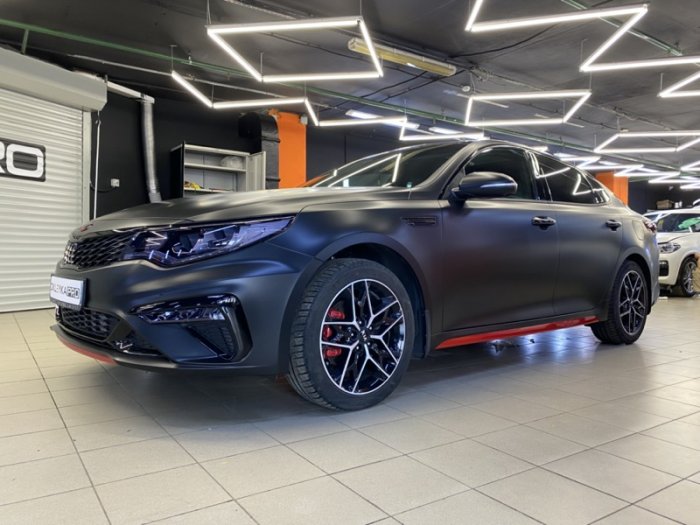 Киа Оптима цветная черно-красная оклейка