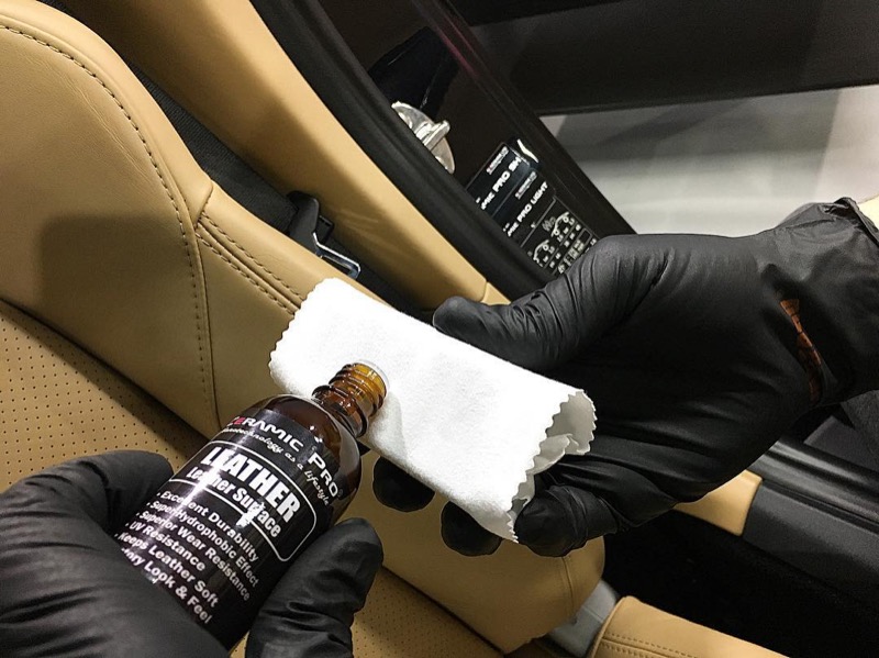 Уход за кожаным салоном автомобиля