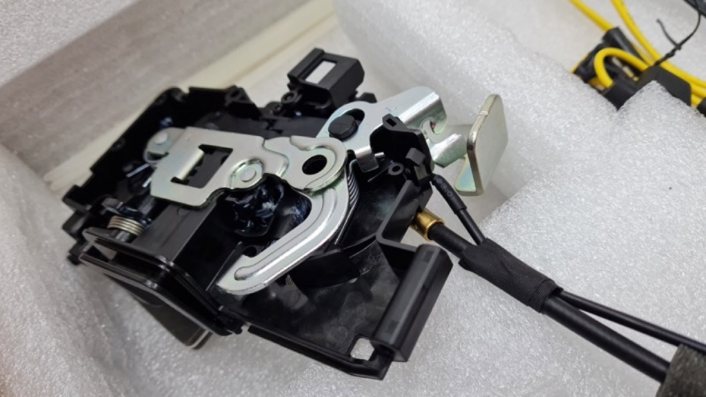 Установка доводчиков дверей в автомобиль