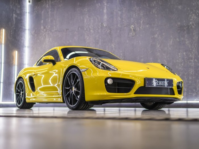 Porsche Cayman оклейка в желтый полиуретан, защита оптики, детейлинг 
