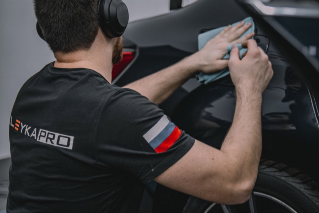 Полировка автовинила в детейлинге