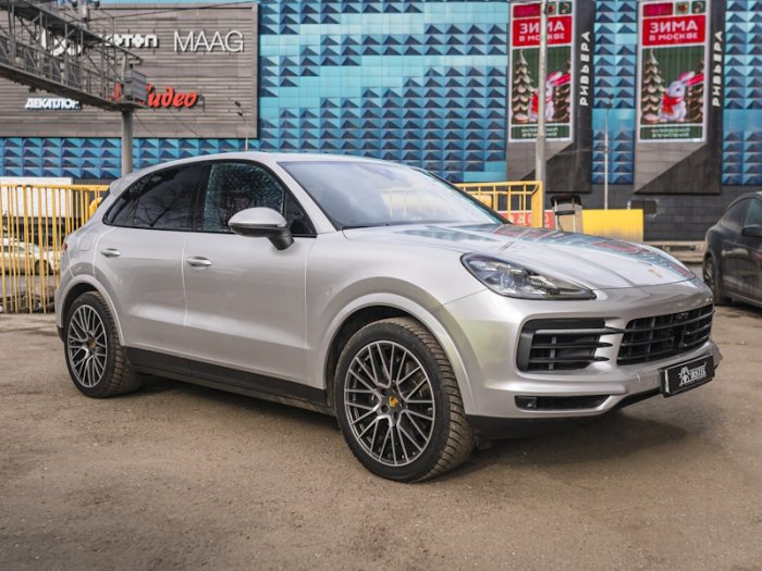 Porsche Cayenne оклейка в серебристый металлик от IRISTEK