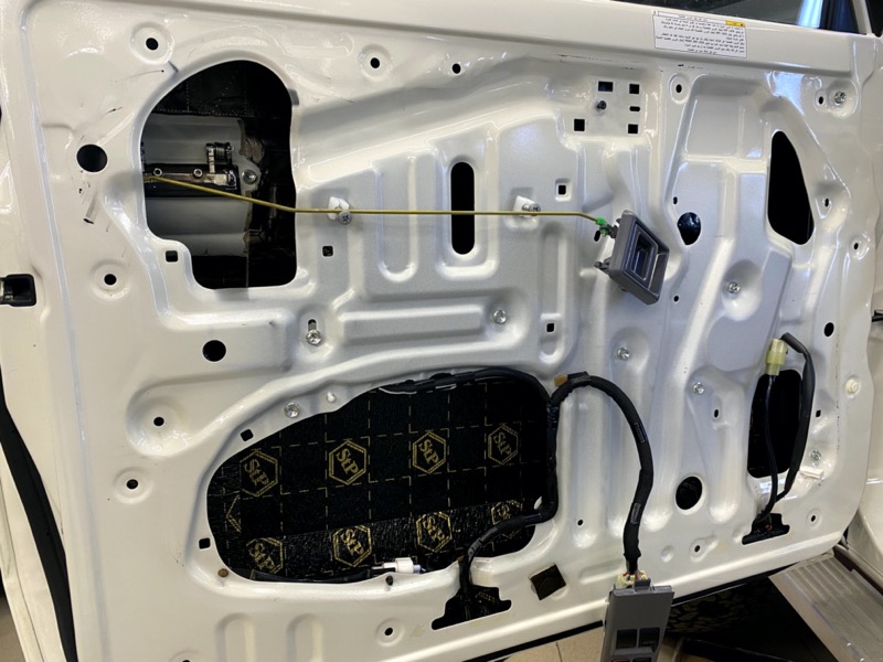 Шумоизоляция дверей Toyota Land Cruiser