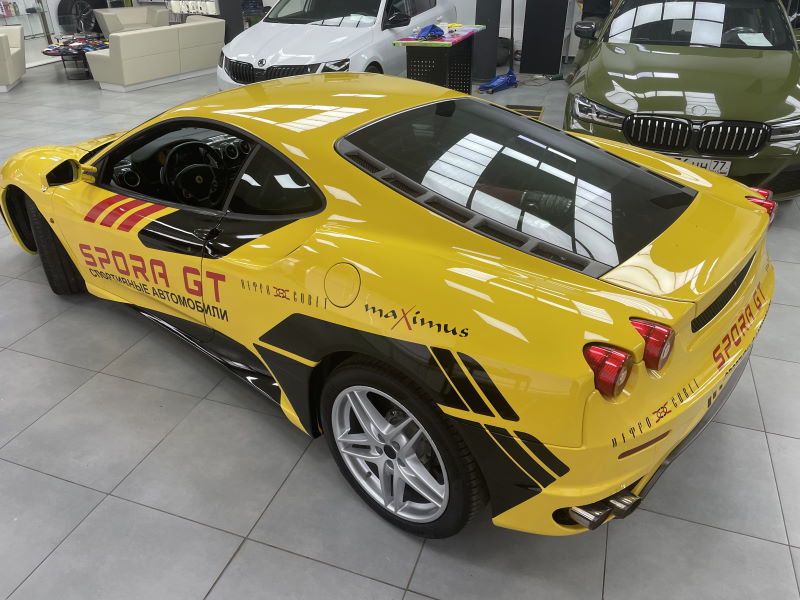 Оклейка кузова Феррари согласно дизайн-макету