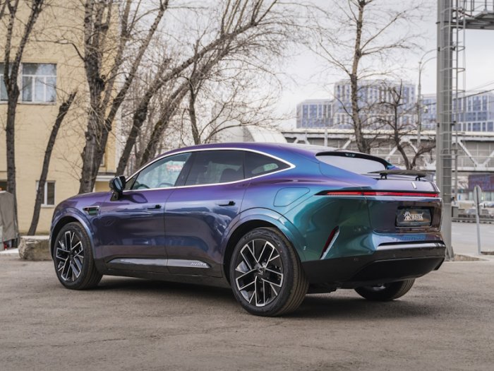 Avatr 11 оклейка в цветной полиуретан IRISTEK (хамелеон), бронь лобового, керамика