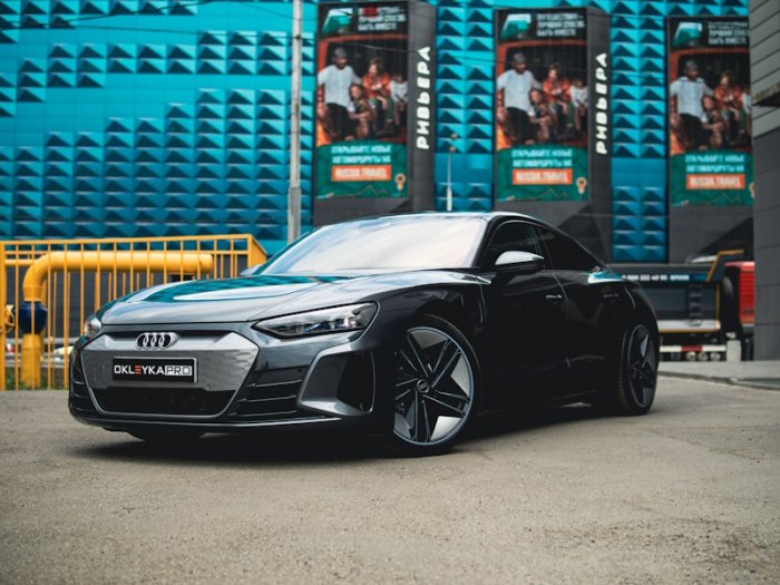 Ауди е-трон оклейка в полиуретан, керамика, бронь лобового, антихром