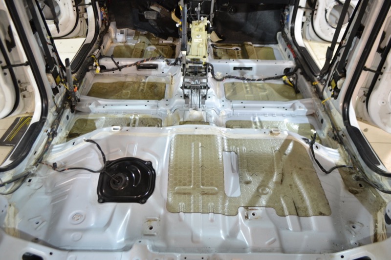 Шумоизоляция пола автомобиля в Оклейка-ПРО