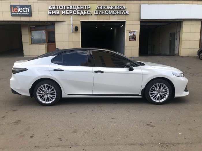 Тойота Камри антигравийная и стайлинг