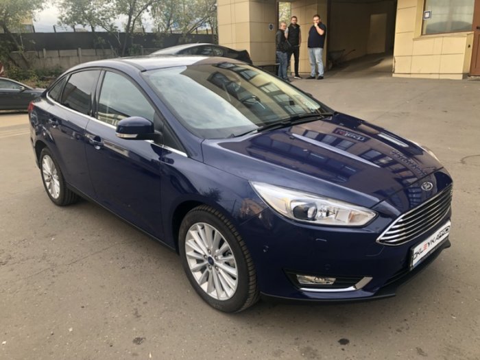 Форд Фокус синий цветной автовинил
