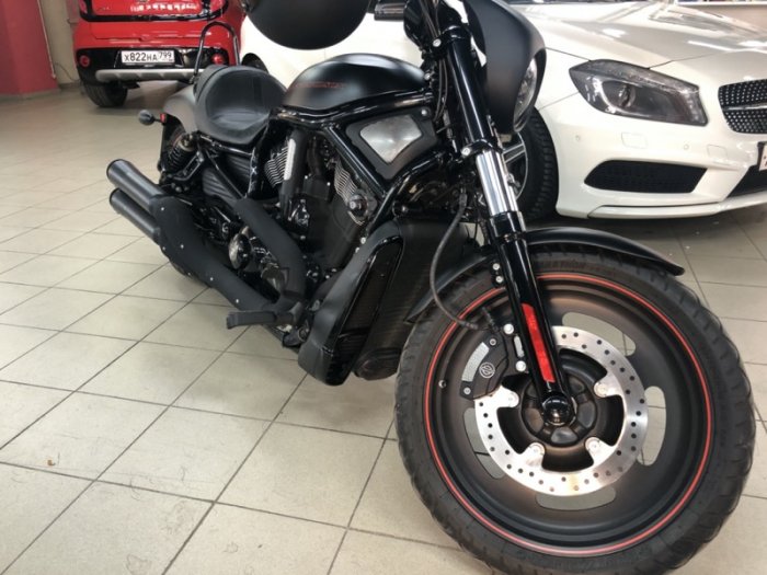 Харли-Дэвидсон оклейка черной пленкой