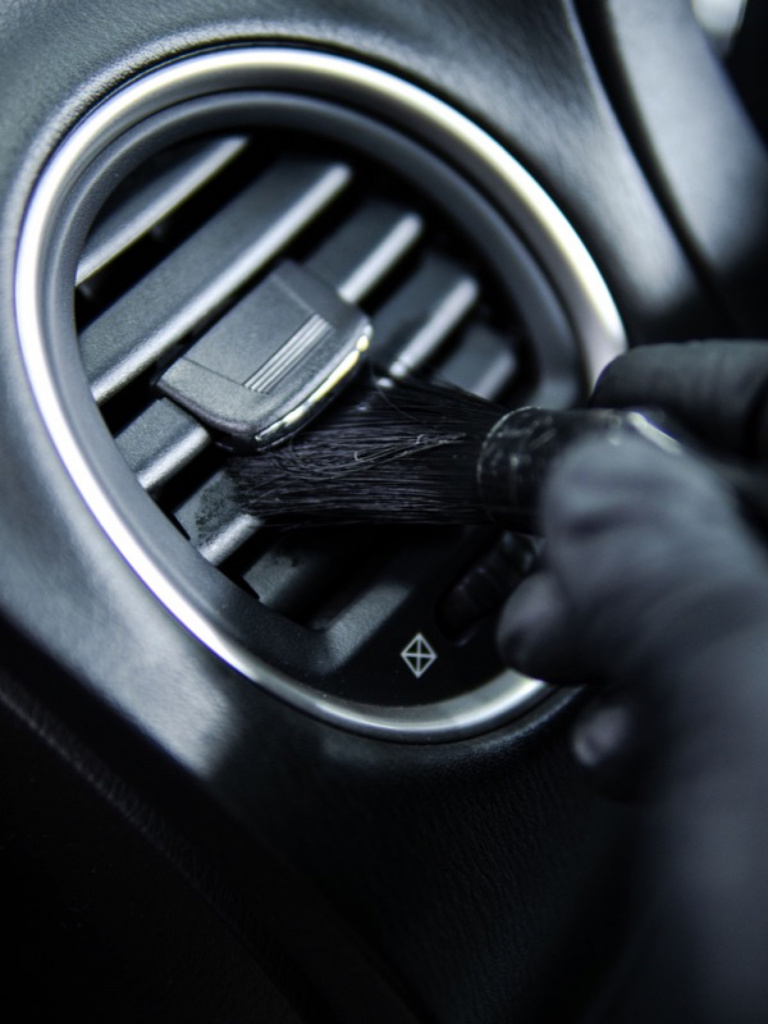 Полная химчистка салона автомобиля