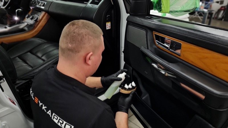 Химчистка салона машины услуга от детейлинга