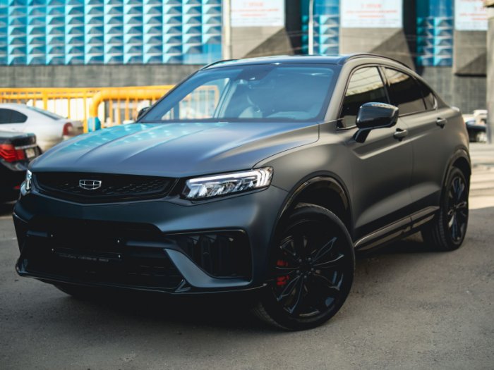 Джили Тугелла оклейка в матовый полиуретан, шумоизоляция, антихром