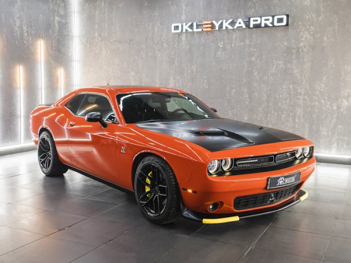 Dodge Challenger оклейка в цветной полиуретан IRISTEK (UC1220), керамика, химчистка