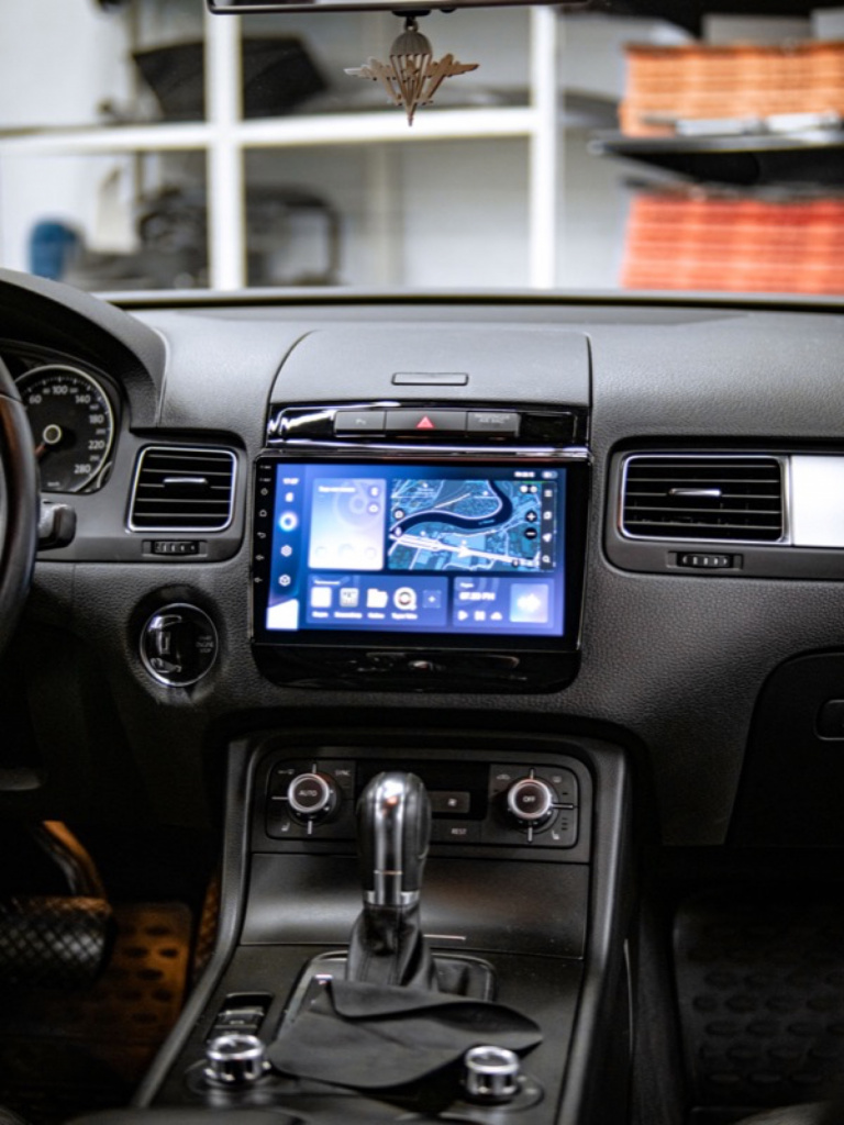 Установка автомагнитолы с симкартой в Москве