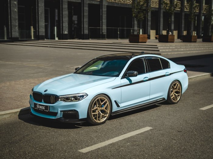 BMW 5 series оклейка в цветной полиуретан IRISTEK, винилография