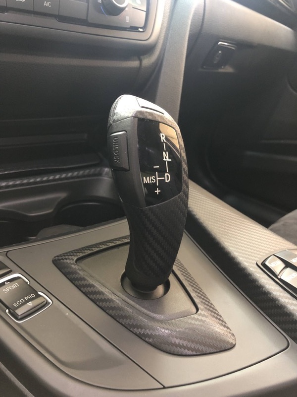 Стайлинг салона внутри авто под карбон