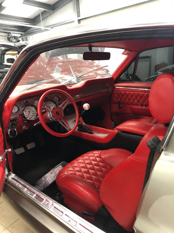 Перетяжка сидений авто в Москве услуга