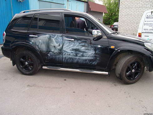 Носорог винилография аэрография на авто