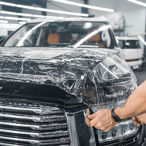 Зачем нужна антигравийная пленка на авто?