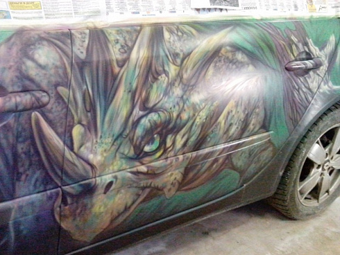 Драконы и динозавры на машину аэрография винилография