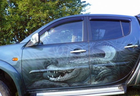 Аэрография винилография крокодила аллигатора винилография