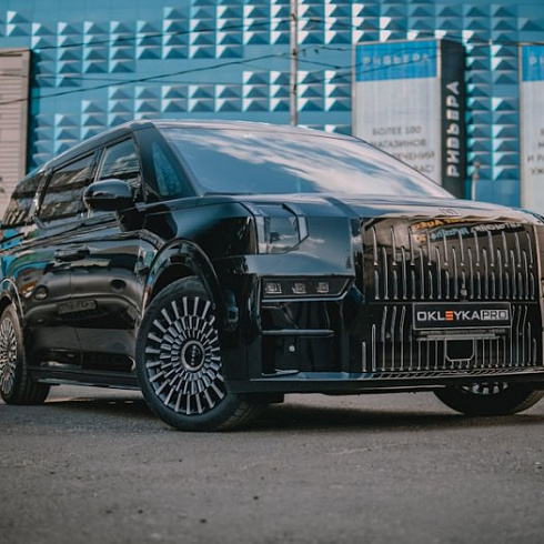 Чем люди защищают краску автомобилей?