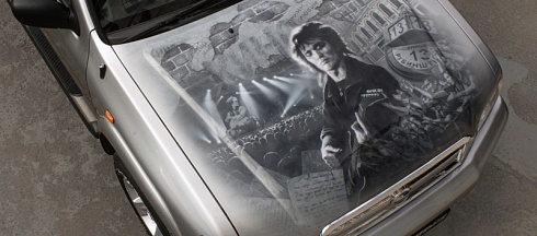 Виктор Цой и группа «Кино» аэрография винилография на капот