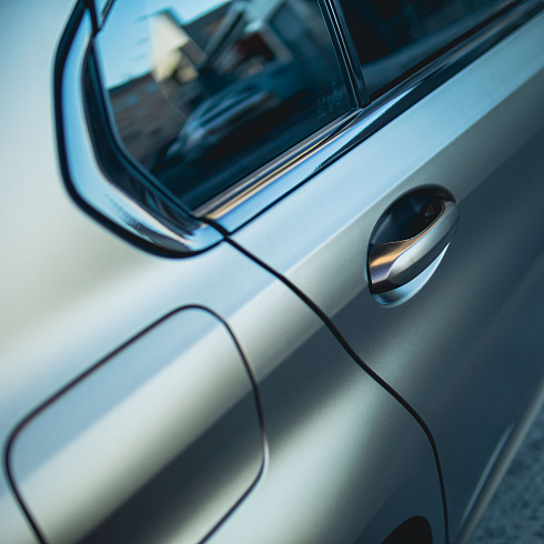 Авто в золотой цвет