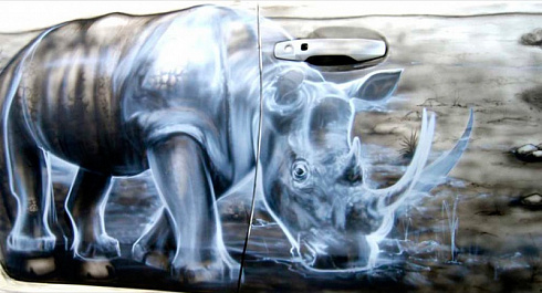 Носорог винилография аэрография на двери авто