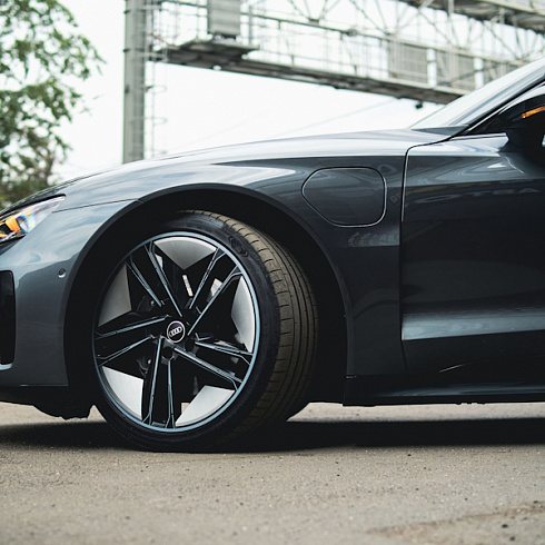 Зачем нужна антигравийная пленка на авто?