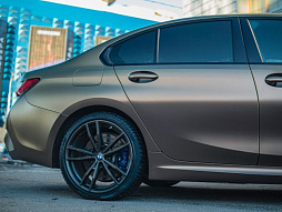 Авто в золотой цвет