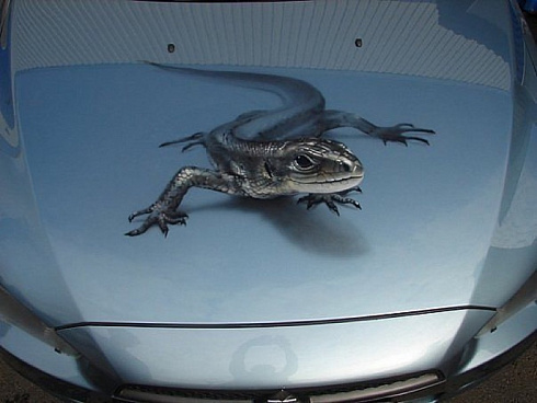 Ящерица на капот авто аэрография