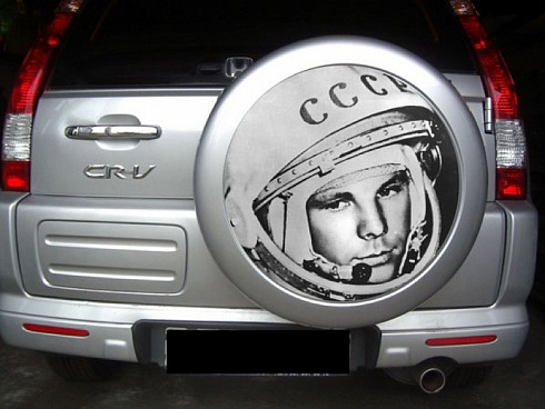 Винилография на запасное колесо Юрий Гагарин