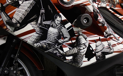 Винилография аэрография на бензобак мотоцикла