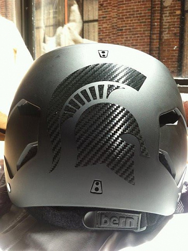 Наклейка спартанец на шлем