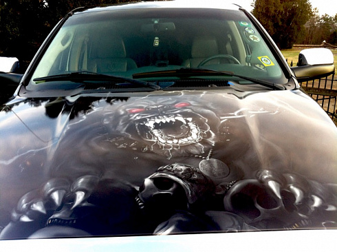 Аэрография или винилография злой собаки картинка на кузов машины