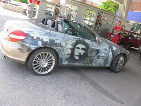 Че Гевара портрет на кабриолет аэрография винилография