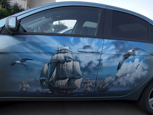 Корабль на двери автомобиля винилография