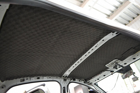 Шумоизоляция крыши автомобиля от Оклейка-ПРО звукопоглотитель