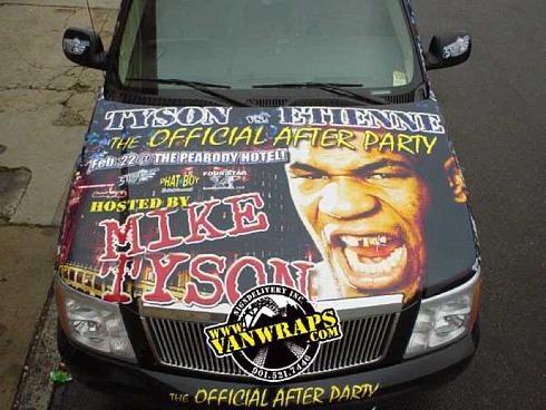 Винилография на капот автомобиля Майк Тайсон
