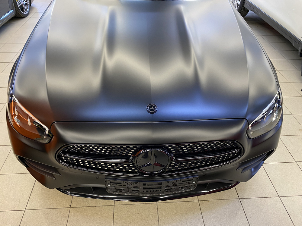 Кварц на кузов и капот Мерседеса в Москве