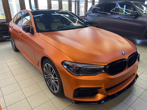 Матовый автовинил на авто BMW 5 в Москве