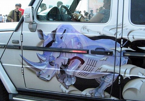 Носорог винилография аэрография на автомобиль