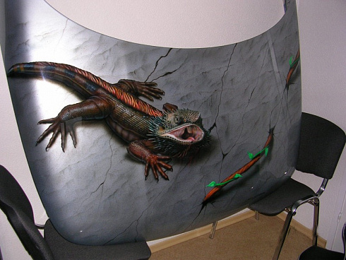 Ящерица на капот аэрография пленкой винилография