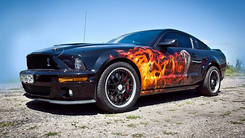 Огонь языки пламени на автомобиль аэрография