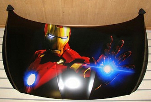 Железный человек на авто аэрография